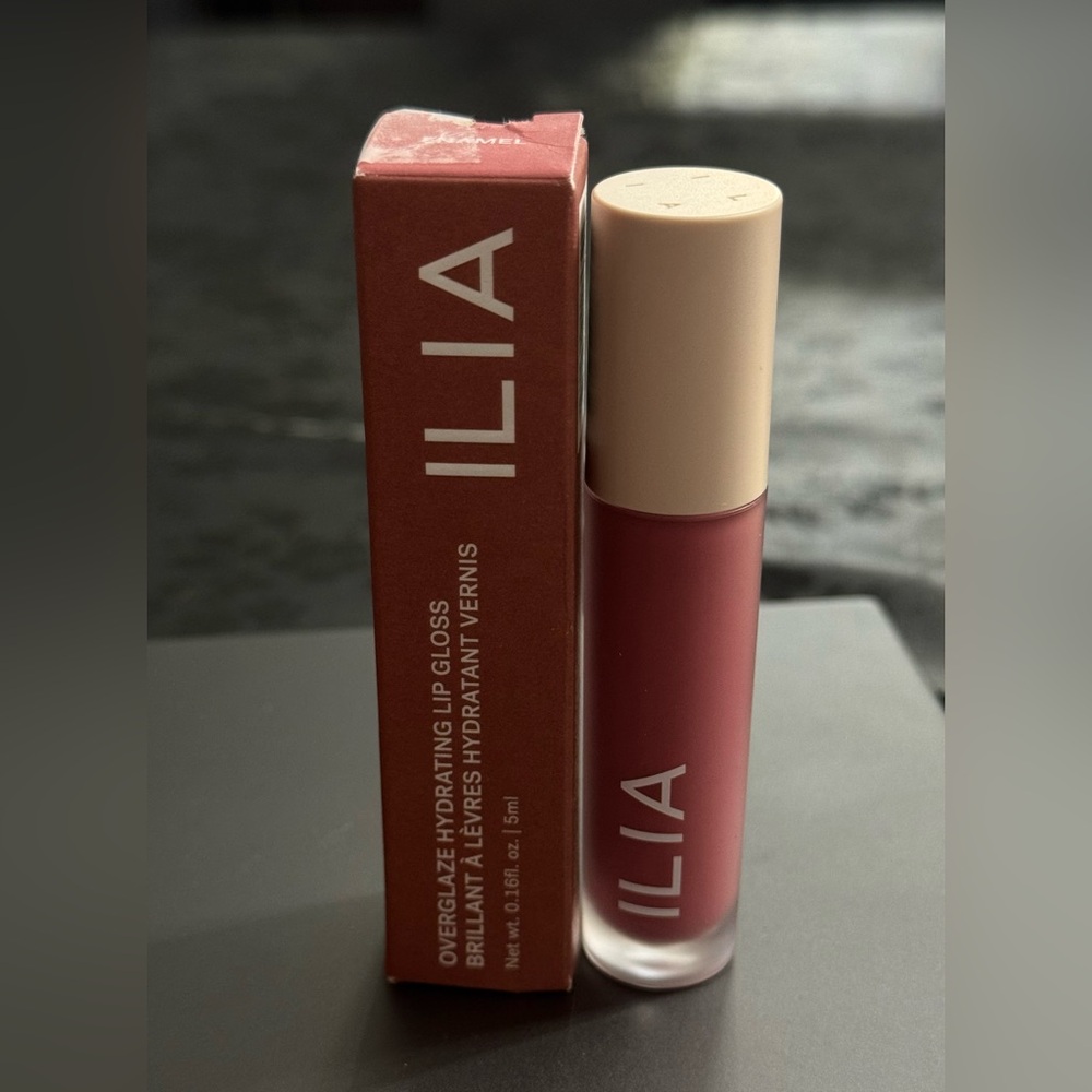 NIB ILIA OVERGLAZE HYDRATING LIP GLOSS IN SHADE ENAMEL